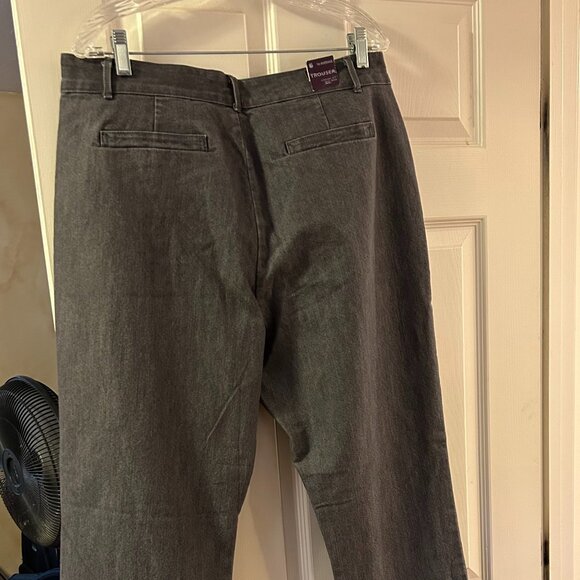 Ladies NWT Gloria Vanderbilt dark grey trouser jeans, straight leg - Picture 3 of 13